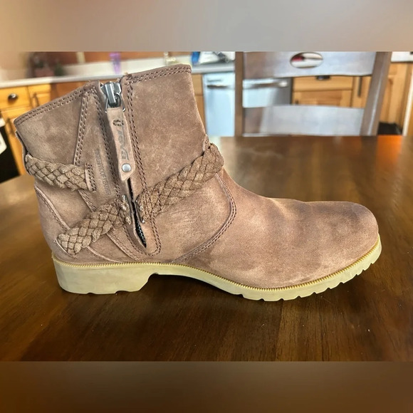Teva Rugged Suede Waterproof Leather Ankle Boots Size 7.5 - Picture 3 of 9